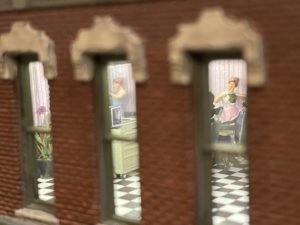 The mirror effect is only visible from a very specific angle.